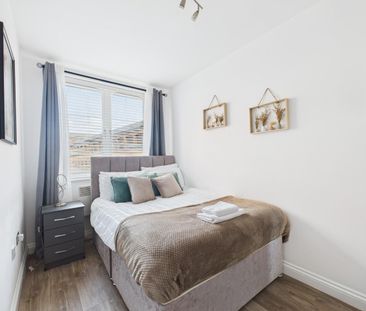 Mint Drive, Hockley - Photo 4