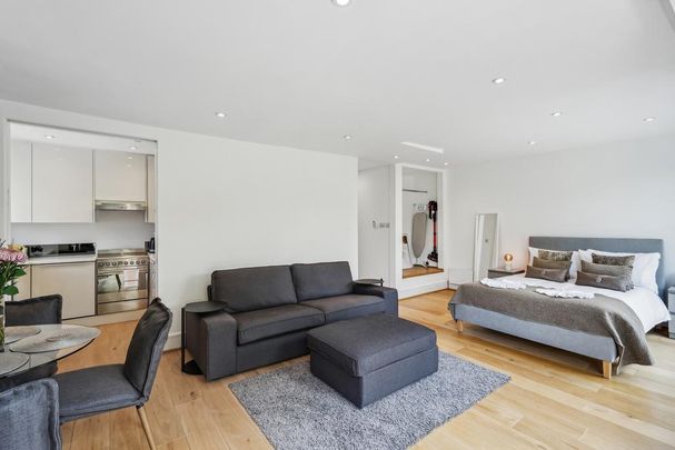 Studio to rent - Photo 1