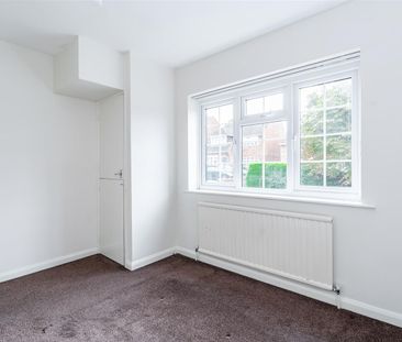 Hill Avenue, Hazlemere - Photo 3