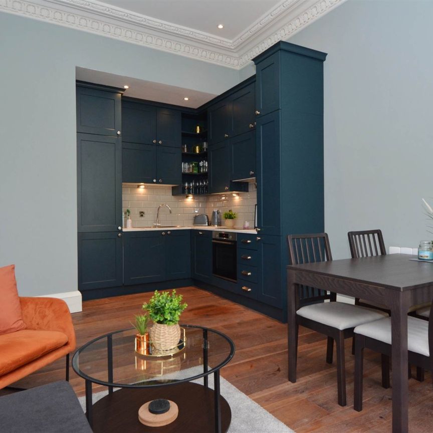 Apt 4 16 Upper Crescent, BELFAST, BT7 1NT - Photo 1