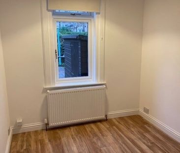 3 Bed Terraced House, Polwarth Park, EH11 - Photo 3