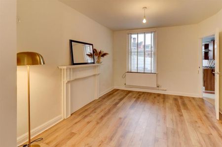 3 bedroom detached house to rent - Photo 2