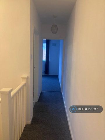 2 bedroom semi-detached house to rent - Photo 2