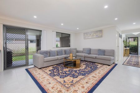 15 Chris Place, Edgeworth NSW 2285 - House For Rent | Domain - Photo 2