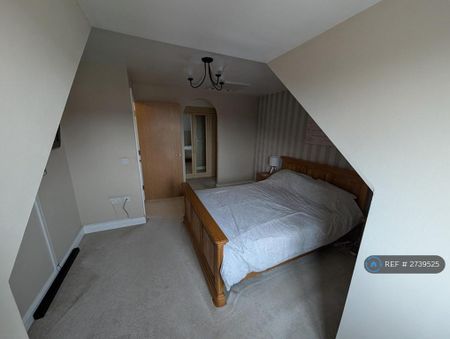 4 bedroom terraced house to rent - Photo 5