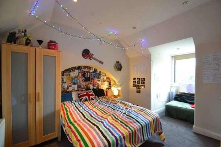 Gunnersbury Avenue, Acton, W3 - Photo 5