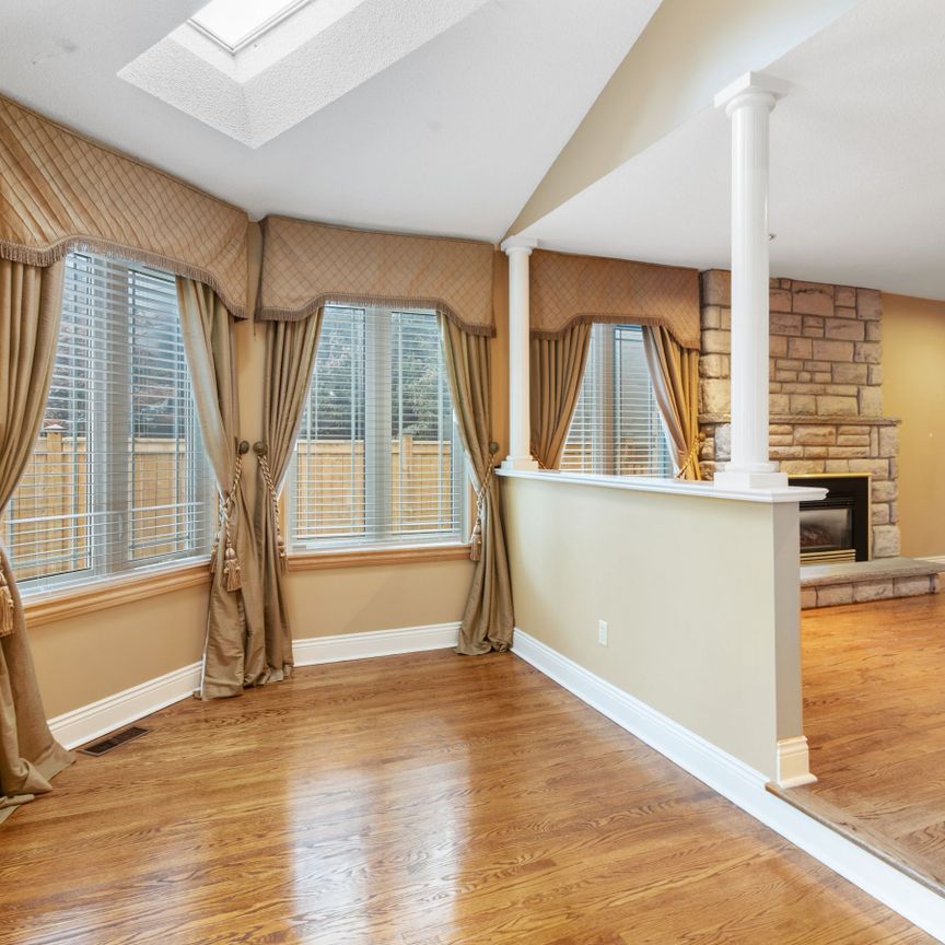 For Lease - 154 Flushing Avenue, Vaughan, Ontario - Photo 1