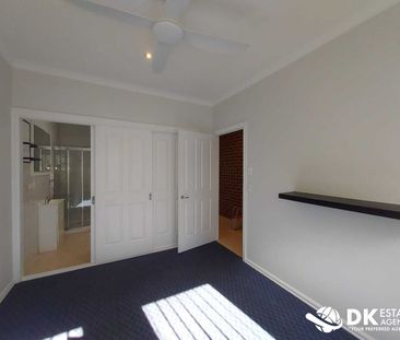 Modern & Spacious 3 Bedroom Unit - Photo 4