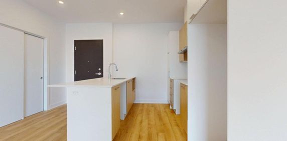 632 Notre-Dame | 3½ à louer | INTERNET | ASCENSEUR | STATIONNEMENT EXTÉRIEUR | EAU CHAUDE | OCCUPATION IMMÉDIATE - Photo 2