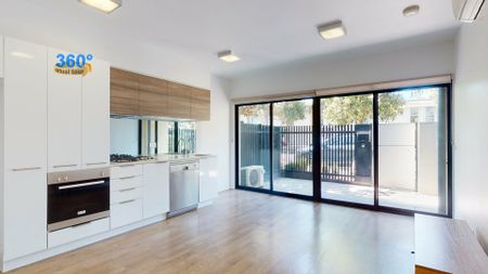 Stylish Ground Floor Living in the Heart of Parkville Gardens - Photo 5