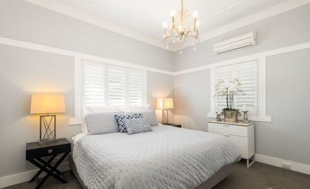 Modern 3 Bedroom Home in Bardon - Photo 5