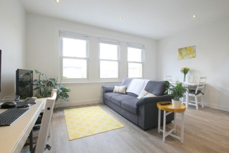 1 Bedroom Apartment, Upper Tooting Road, London - Photo 3