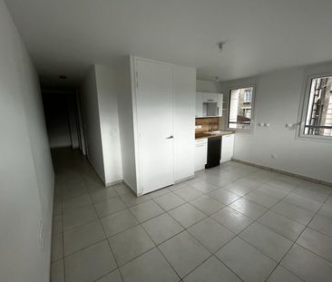 Location Appartement 2 pièces 43m² - Photo 3