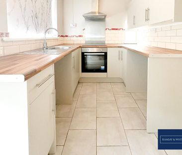 2 bedroom flat to rent - Photo 4