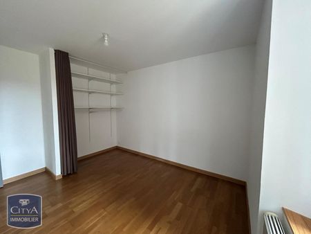 Location Appartement 3 pièces 70m² DUNIERES 43220 - Photo 2