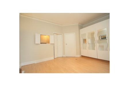 Studio Flat, Sutherland Avenue, W9 - Photo 2