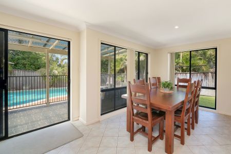 Terrigal family living at its finest - Photo 5