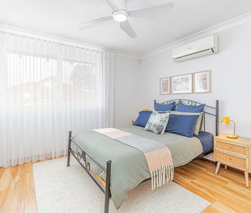 Charming Townhouse in Prime Como Beach Location! - Photo 1