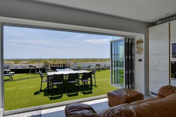 5 bedroom detached house to rent - Photo 1