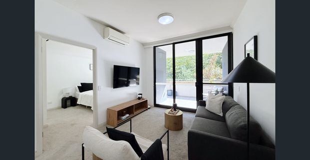 Ideally Furnished One Bedroom + Study Apartment in Wentworth Point ! - Photo 1