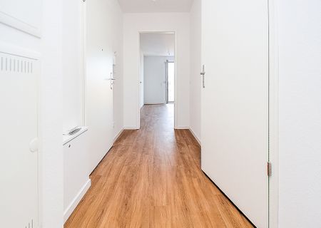 KOMFORTABEL WOHNEN IN MARZAHN- 2-ZIMMER IM EG MIT EINBAUKÜCHE, FUSSBODENHEIZUNG - Photo 5