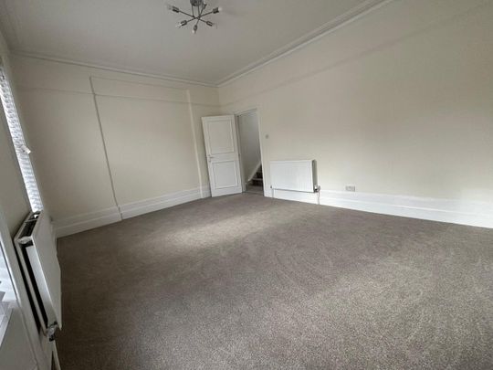 3 Bed Flat, London, N22 - Photo 1