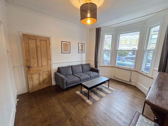 4 bedroom terraced house to rent - Photo 1