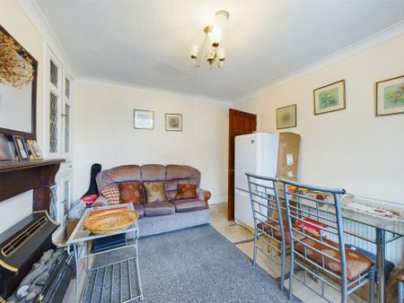 3 bedroom detached house to rent - Photo 2