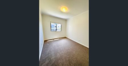 Modern & Fresh 2x2 Apartment in Prime Location – White Goods Included! - Photo 3