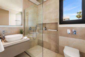 4 bedroom luxury Villa for rent in El Paraíso, Andalusia