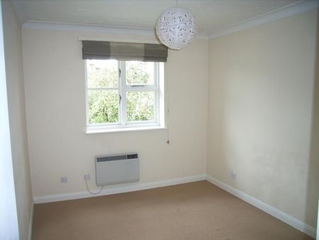 Mangles Road, Guildford - 1 bedroomProperty for lettings - Seymours - Photo 4