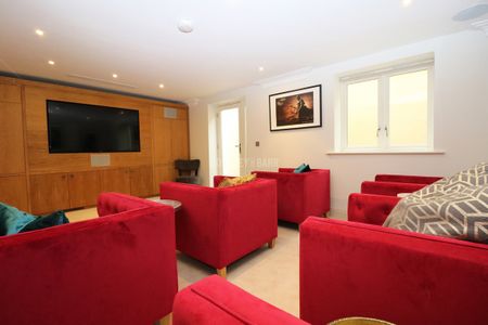 Carmel Gate, Havanna Drive Temple Fortune NW11 - Photo 3