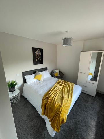 1 bedroom Flat for rent - Photo 4