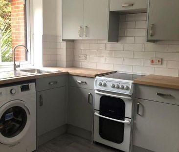 1 bedroom flat to rent - Photo 6