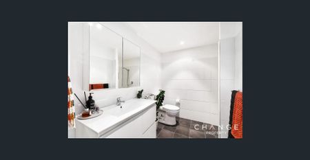 3 Bedroom unit with Pool in complex - Photo 2