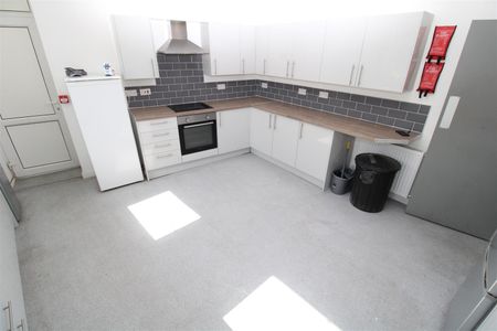 Room For Rent Park Street, Pontypridd - Photo 4