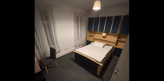 Room in a Shared House, Millais Road, E11 - Photo 2
