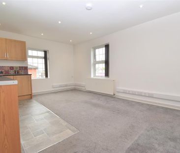 2 bedroom maisonette to rent - Photo 6