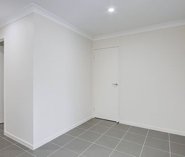 Spacious 2-Bedroom Duplex In Quiet Estate - Photo 1