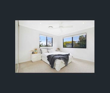 Stylish & Spacious Contemporary Home - Photo 6