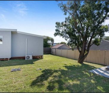 Two bedroom air conditioned granny flat in central location - Photo 5