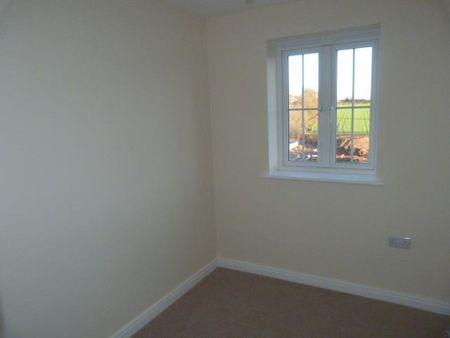 3 Bed House - Photo 4