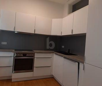 STILLVOLLE ELEGANZ MIT VORGARTEN - Photo 1