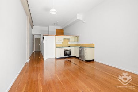 Central and Spacious 1 bedroom loft apartment in Fortitude Valley - Photo 4