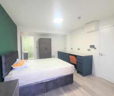6 bedroom bedsit to rent - Photo 1