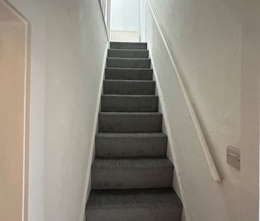 3 Bed End Terrace, Woodhead Road, S2 - Photo 1