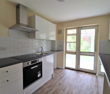 3 bedroom detached house to rent - Photo 5