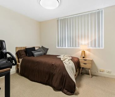 Bright and Stunning! - Photo 5