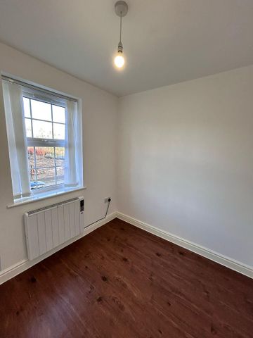 4 bedroom end of terrace house to rent - Photo 4