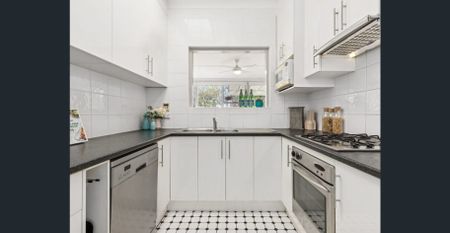 Family Living in Bayside Pocket - Photo 4